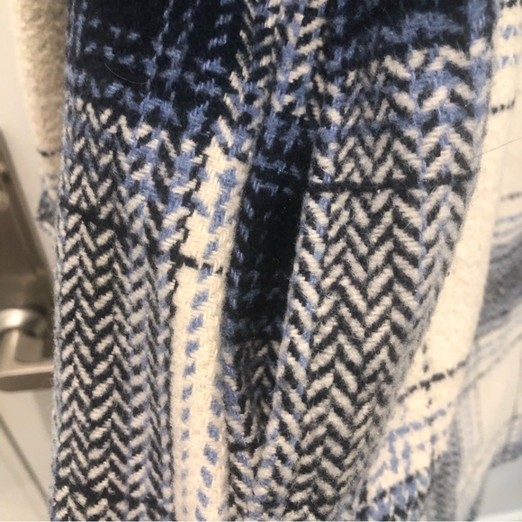 Shaket Time and Tru Large Jacket - Picture 4 of 9